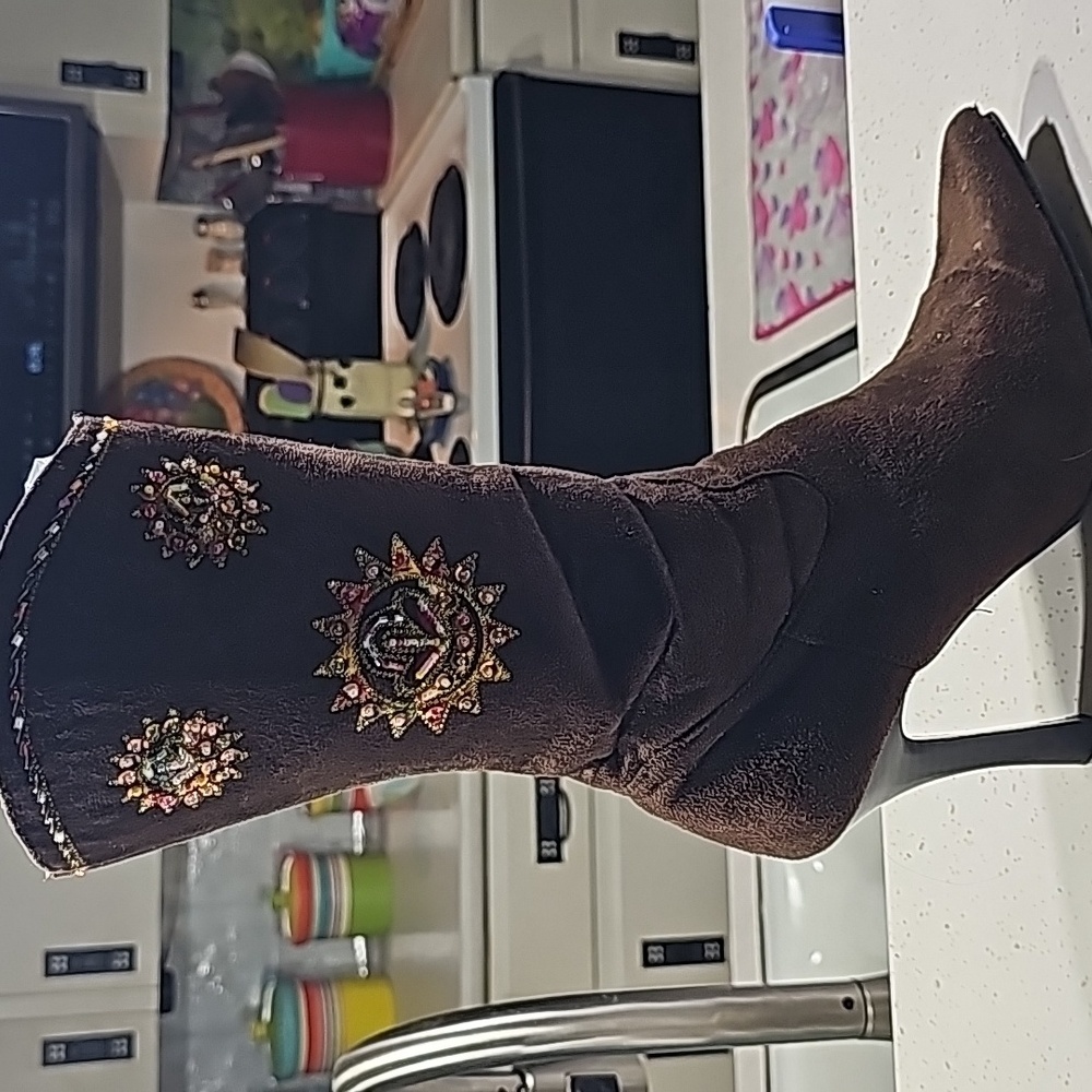 Sz. 7.5 rhinestone pointed toe boots